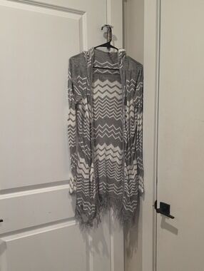 Vanity Gray & White Zigzag Hooded Fringe Cardigan